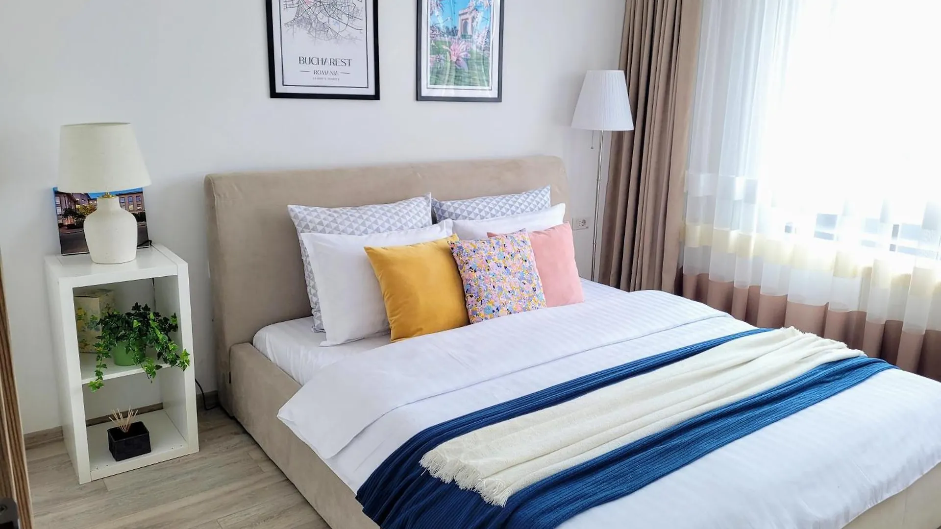 Stylish City Escape, Fireplace, Sunset Views 부쿠레슈티 아파트