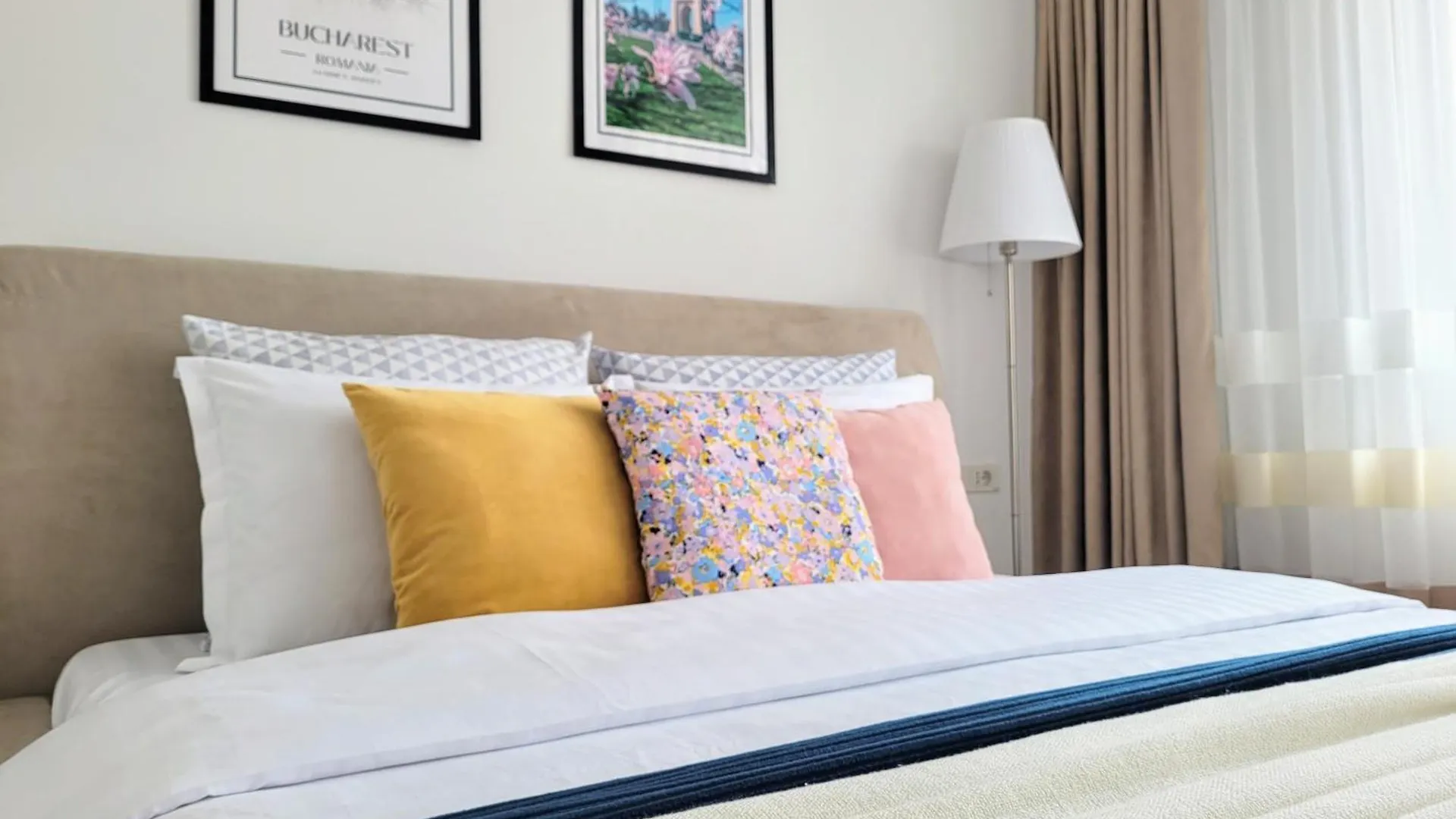 Stylish City Escape, Fireplace, Sunset Views Bucharest