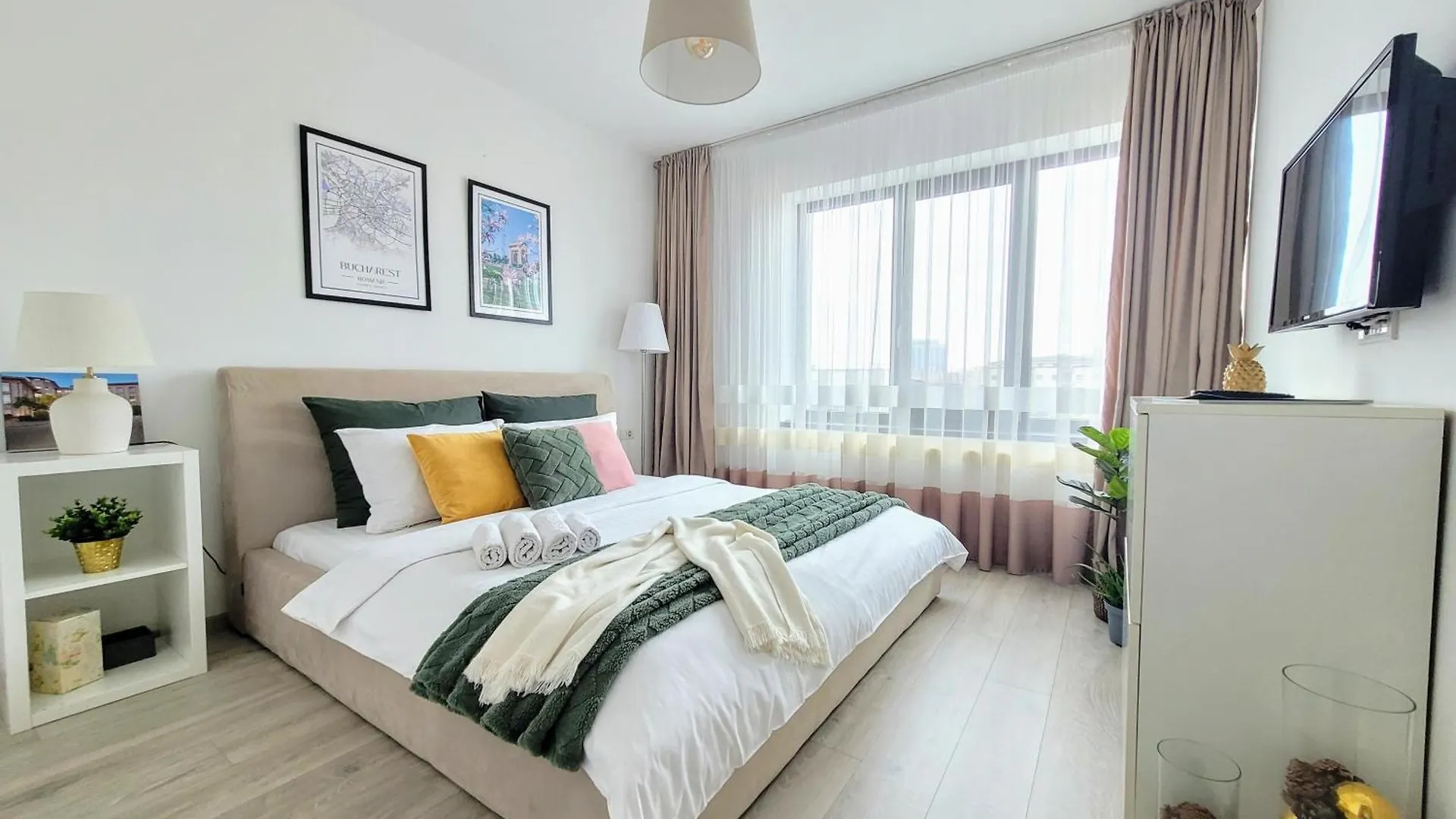 Stylish City Escape, Fireplace, Sunset Views Bucharest 0*,  Romania